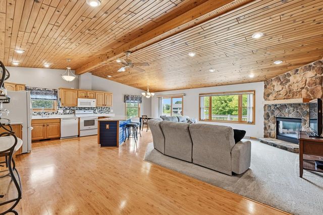 7844 Lakeview ROAD, Waterford, WI 53185