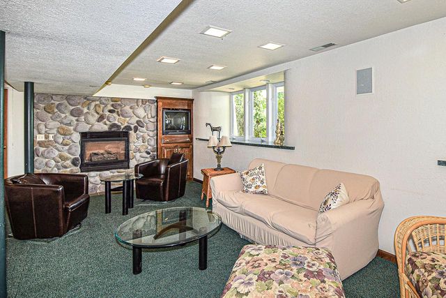 7844 Lakeview ROAD, Waterford, WI 53185