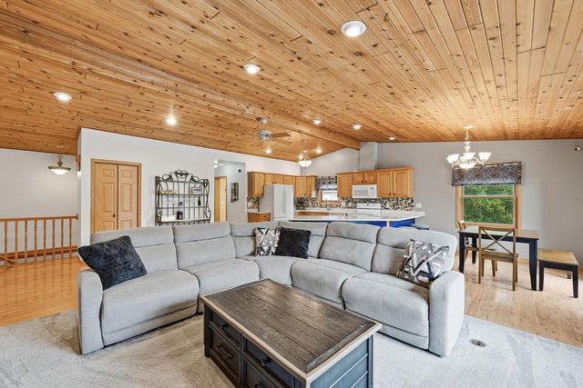 7844 Lakeview ROAD, Waterford, WI 53185