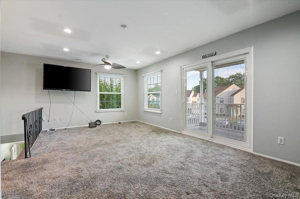 80 Fairview Circle, Middle Island, NY 11953 — photo 3