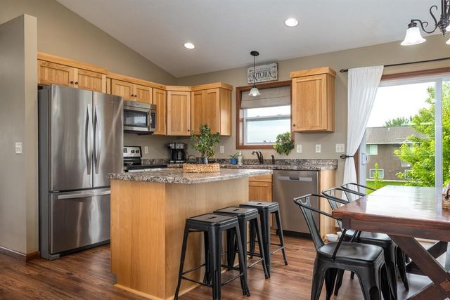 388 Dakota Avenue, Roberts, WI 54023