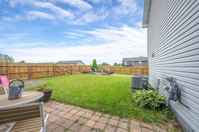 388 Dakota Avenue, Roberts, WI 54023