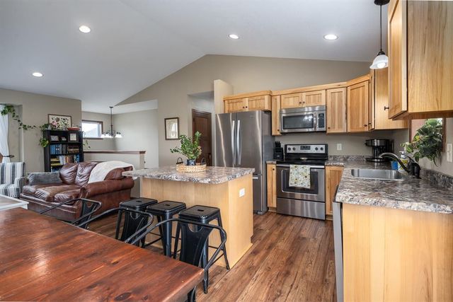 388 Dakota Avenue, Roberts, WI 54023