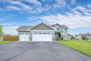 388 Dakota Avenue, Roberts, WI 54023