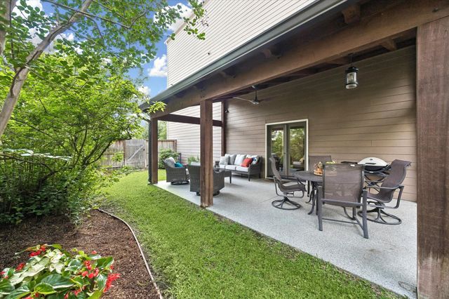 1018 Shepherd Oaks Drive, Houston, TX 77018