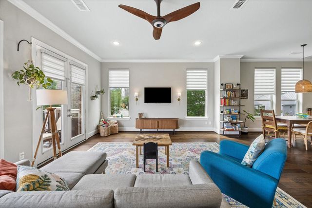 1018 Shepherd Oaks Drive, Houston, TX 77018