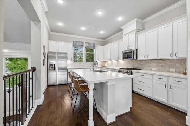 1018 Shepherd Oaks Drive, Houston, TX 77018