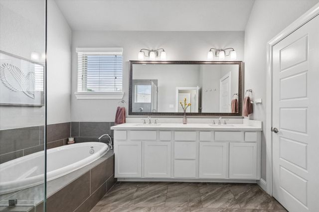 1018 Shepherd Oaks Drive, Houston, TX 77018