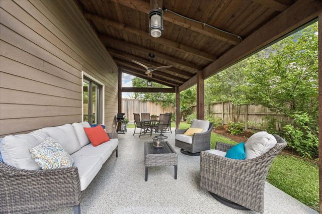 1018 Shepherd Oaks Drive, Houston, TX 77018