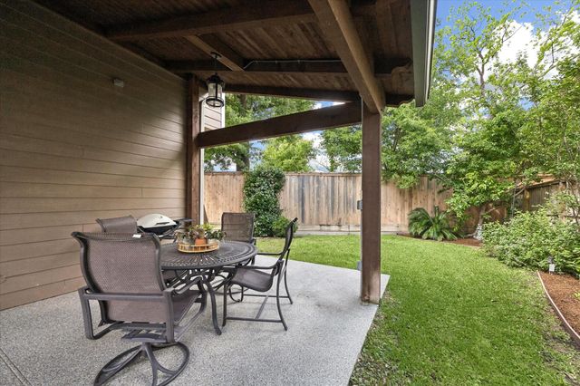 1018 Shepherd Oaks Drive, Houston, TX 77018