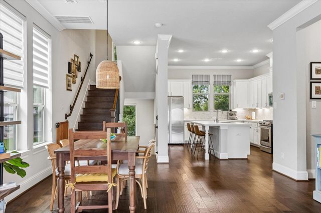 1018 Shepherd Oaks Drive, Houston, TX 77018