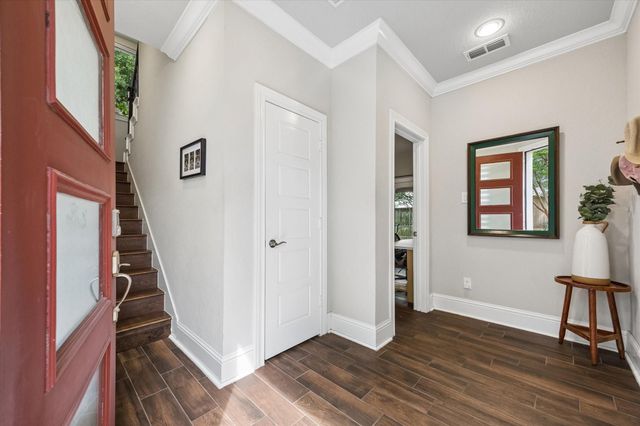 1018 Shepherd Oaks Drive, Houston, TX 77018