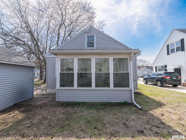 2511 W DOWNS Circle, West Peoria, IL 61604