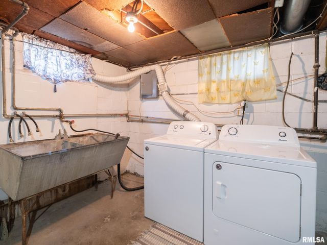 2511 W DOWNS Circle, West Peoria, IL 61604