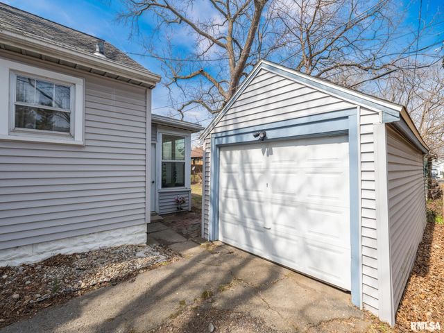 2511 W DOWNS Circle, West Peoria, IL 61604