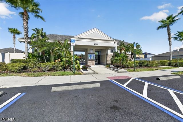 1717 Trailwater ST, Ruskin, FL 33570