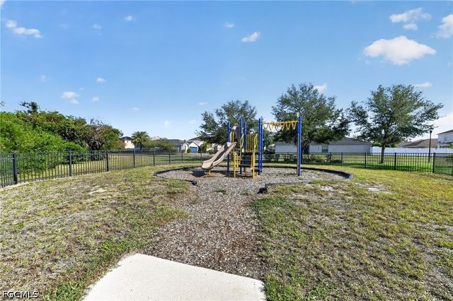 1717 Trailwater ST, Ruskin, FL 33570