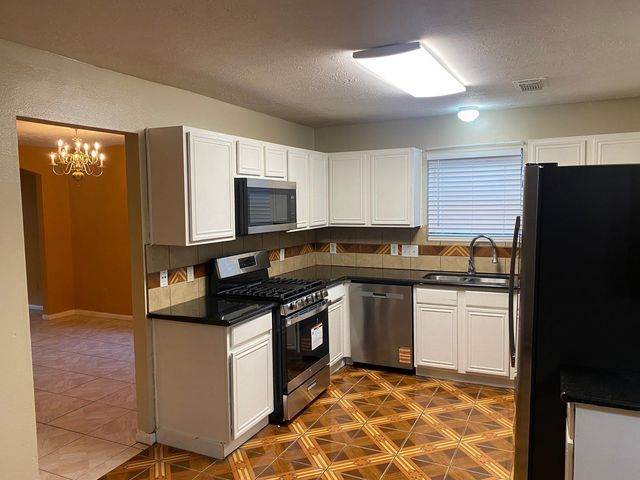 4026 Clayton Bend Court, Houston, TX 77082