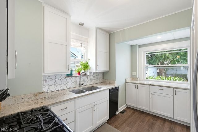 4112 W 158th Street, Cleveland, OH 44135