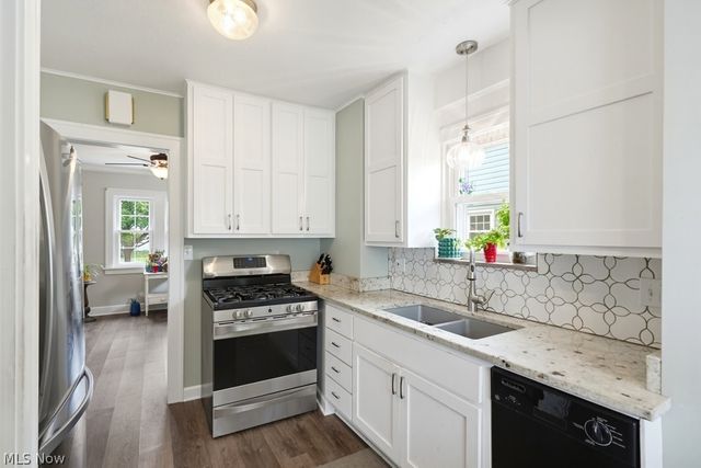 4112 W 158th Street, Cleveland, OH 44135