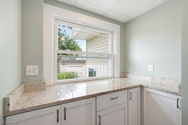 4112 W 158th Street, Cleveland, OH 44135