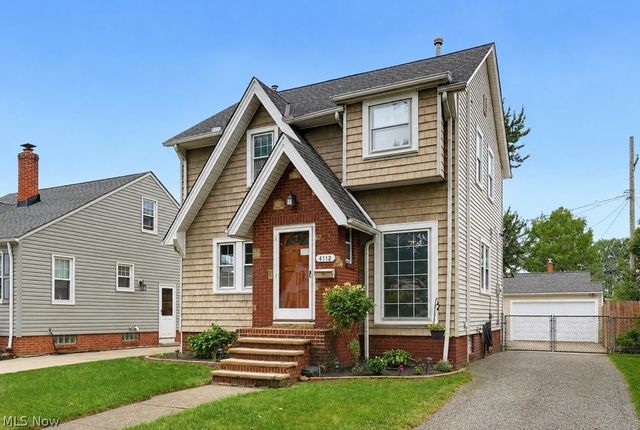 4112 W 158th Street, Cleveland, OH 44135