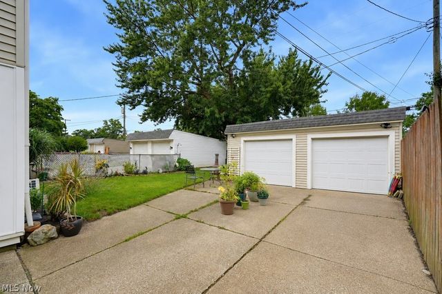 4112 W 158th Street, Cleveland, OH 44135