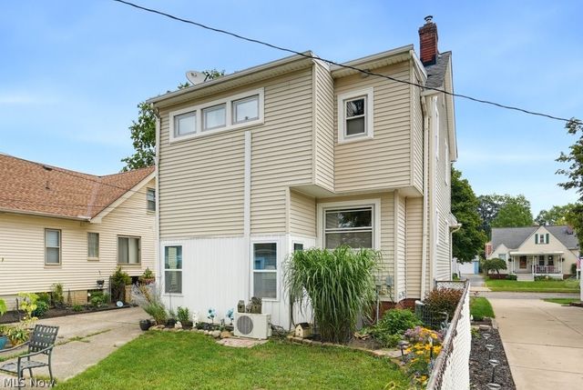 4112 W 158th Street, Cleveland, OH 44135