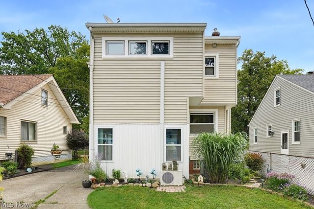 4112 W 158th Street, Cleveland, OH 44135