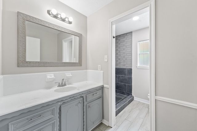 347 Southbrook Circle, Houston, TX 77060