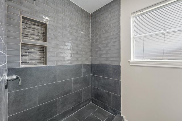 347 Southbrook Circle, Houston, TX 77060