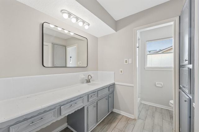 347 Southbrook Circle, Houston, TX 77060