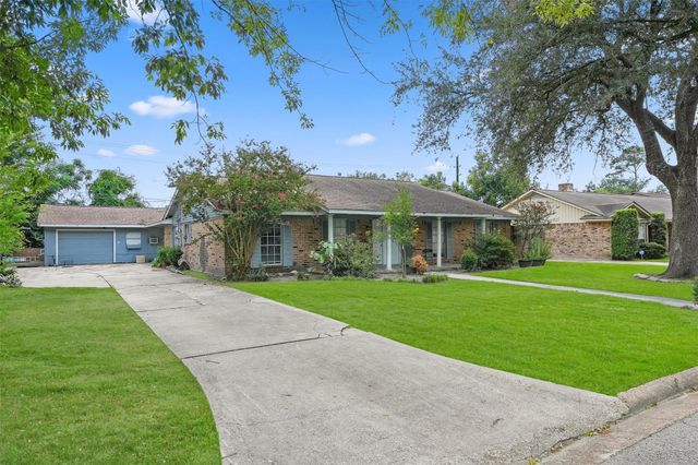 347 Southbrook Circle, Houston, TX 77060