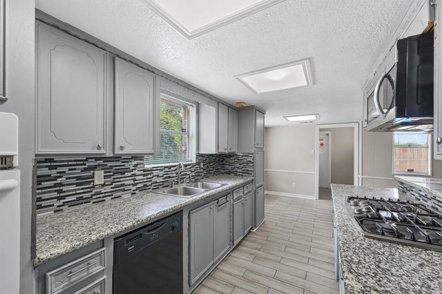 347 Southbrook Circle, Houston, TX 77060
