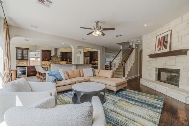 10200 Spicewood PKWY, Austin, TX 78750