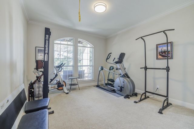 10200 Spicewood PKWY, Austin, TX 78750