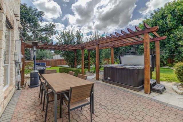 10200 Spicewood PKWY, Austin, TX 78750