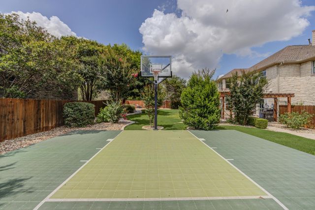 10200 Spicewood PKWY, Austin, TX 78750