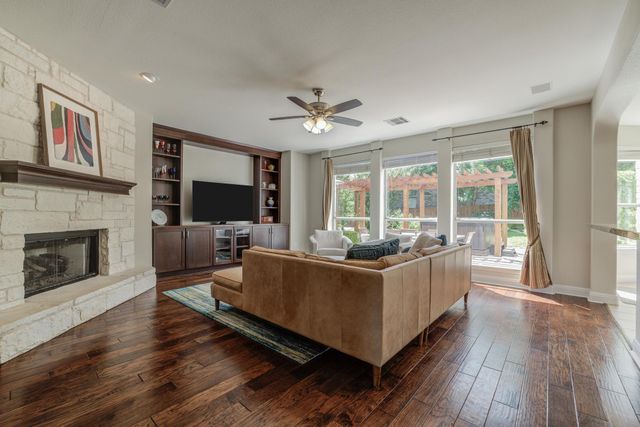 10200 Spicewood PKWY, Austin, TX 78750