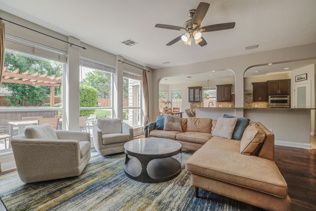 10200 Spicewood PKWY, Austin, TX 78750