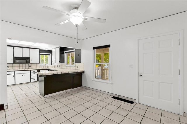 901 S Tuxedo Ave, Stockton, CA 95204