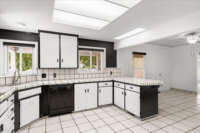 901 S Tuxedo Ave, Stockton, CA 95204