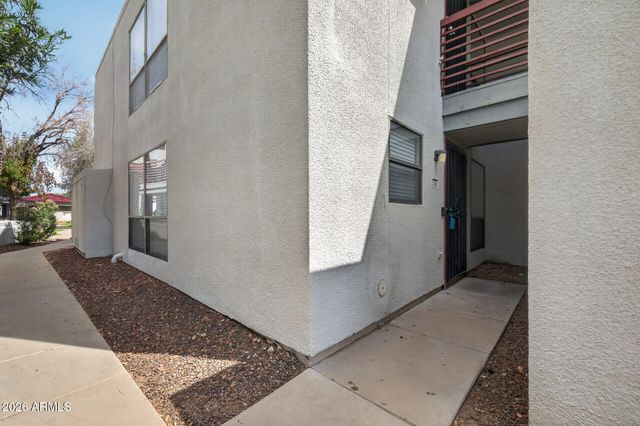 3420 W DANBURY Drive C109, Phoenix, AZ 85053