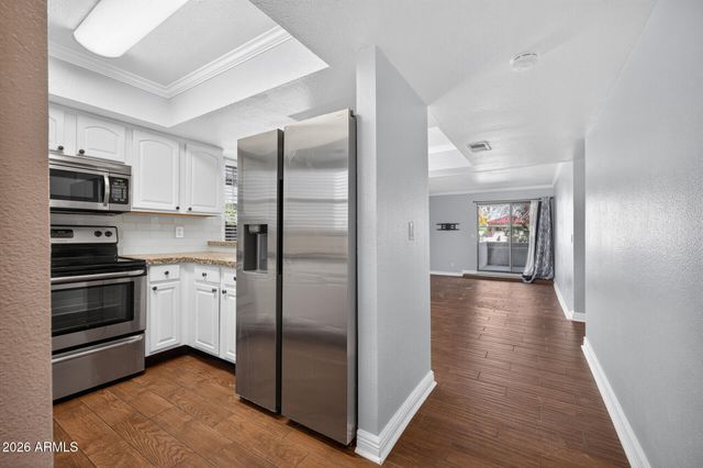 3420 W DANBURY Drive C109, Phoenix, AZ 85053