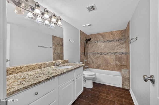 3420 W DANBURY Drive C109, Phoenix, AZ 85053