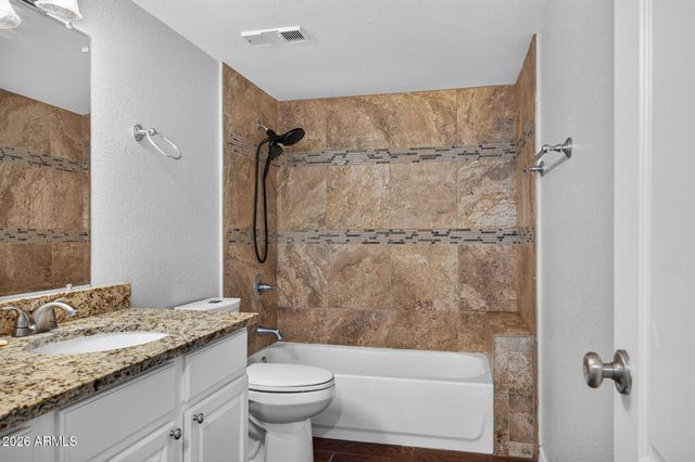 3420 W DANBURY Drive C109, Phoenix, AZ 85053