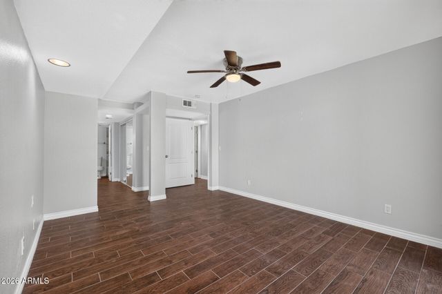 3420 W DANBURY Drive C109, Phoenix, AZ 85053