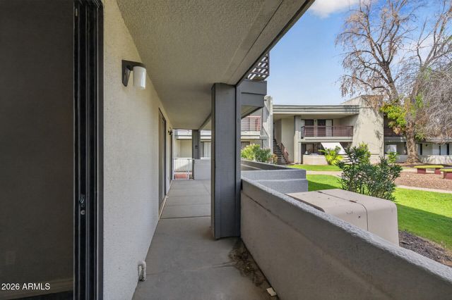 3420 W DANBURY Drive C109, Phoenix, AZ 85053