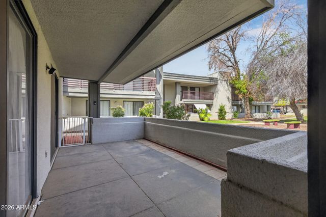 3420 W DANBURY Drive C109, Phoenix, AZ 85053