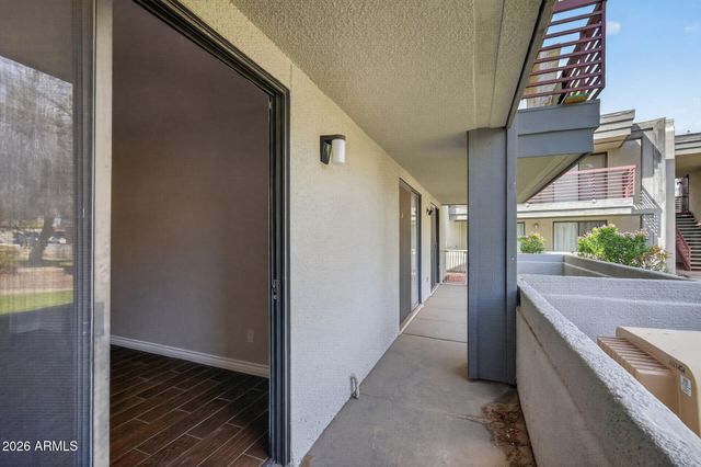 3420 W DANBURY Drive C109, Phoenix, AZ 85053